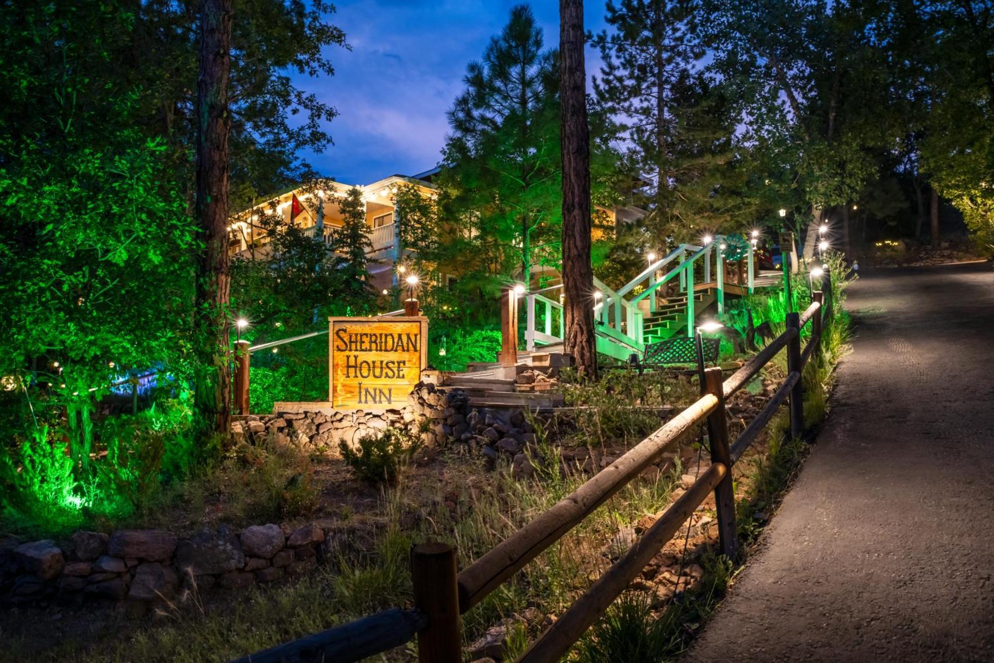 Sheridan House Inn- Adult Only Accommodation Williams Esterno foto